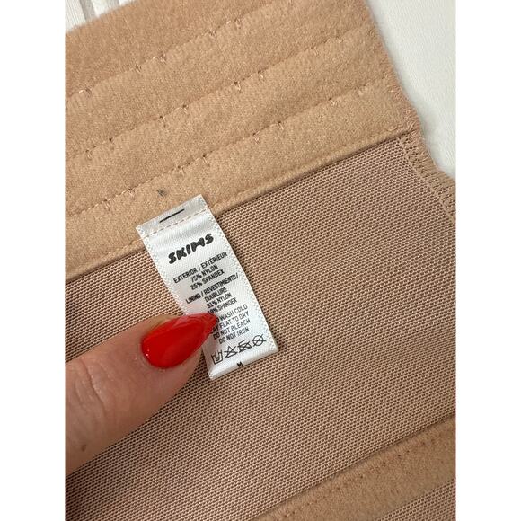 NEW Skims Seamless Sculpt Mid Waist Thong Mica Beige Shape Wear BUNDLE Size M - Picture 4 of 12